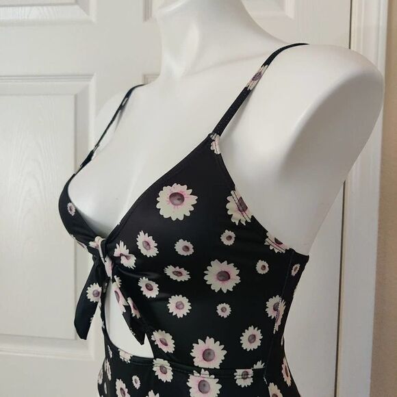 Nasty Gal daisy print tie front cutout high waisted one-piece swimsuit sz 2 - Picture 6 of 13